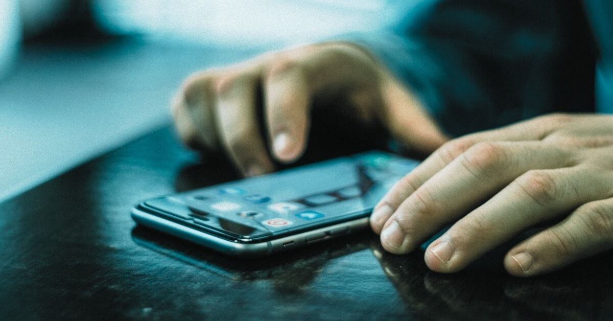 100 Taiwan Officials Compromised Following Japanese Messaging App Hack 